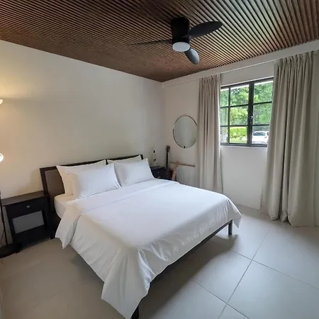 Villa Stylish Modern With Pool In *