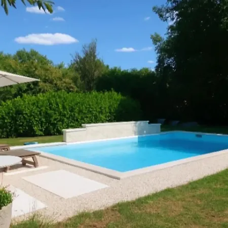Stylish Modern With Pool In Villa Eymet